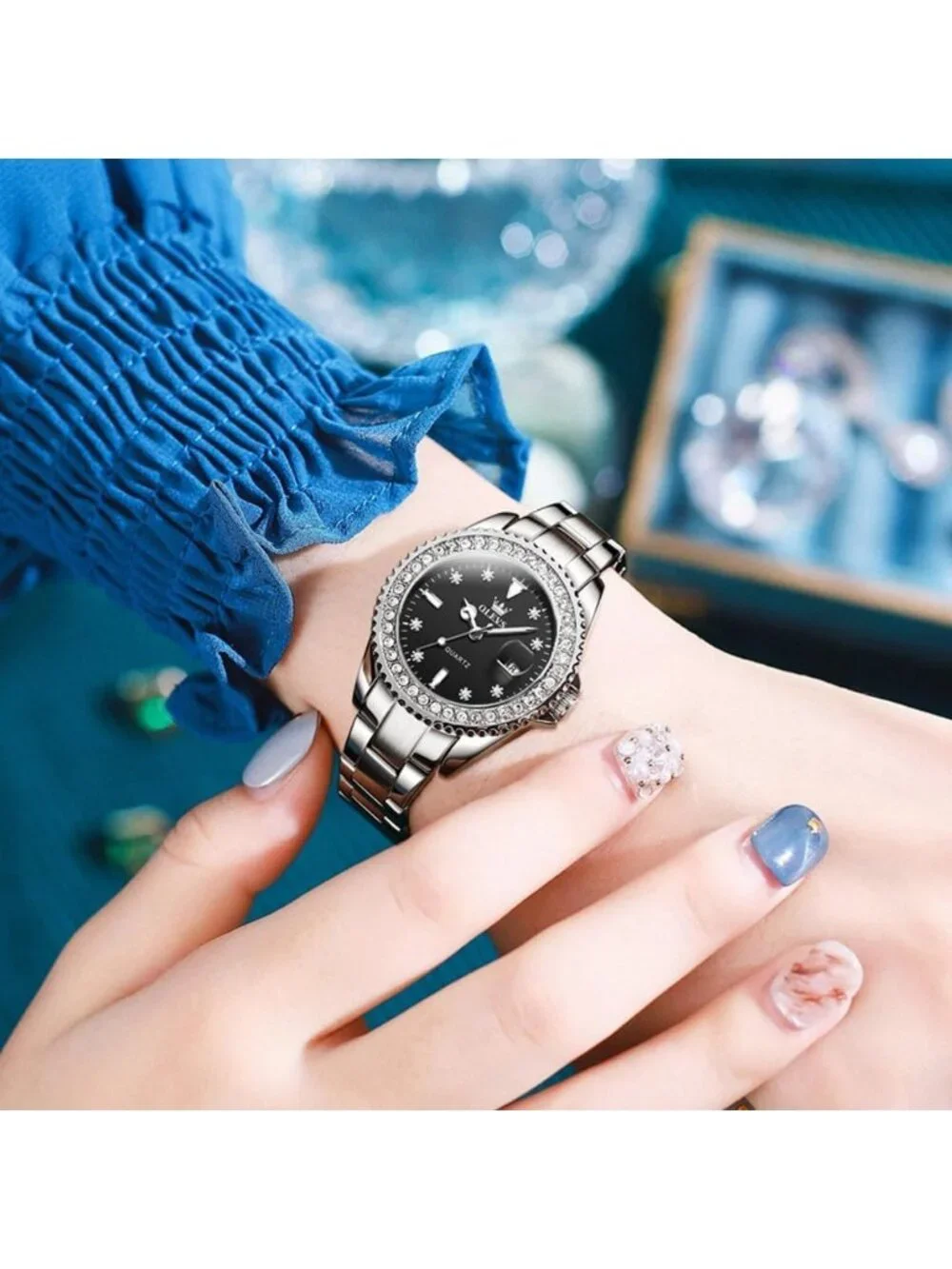 Women's Black Luxury Diamond with Date Analog Quartz Waterproof Wrist Watch